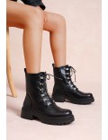 Ankle boot in a mix of materials for autumn and winter