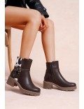 Ankle boot in a mix of materials for autumn and winter