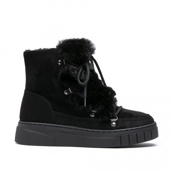 Ankle boot in a mix of materials for autumn and winter