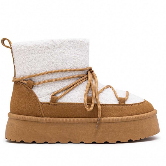 Ankle boot in a mix of materials for autumn and winter