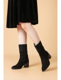 Ankle boot in a mix of materials for autumn and winter