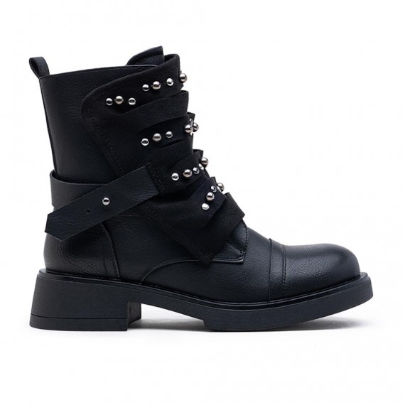 Ankle boot in a mix of materials for autumn and winter