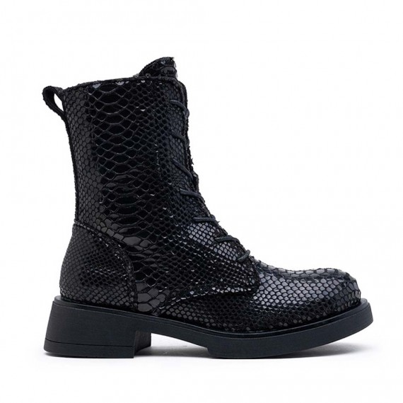 Ankle boot in a mix of materials for autumn and winter