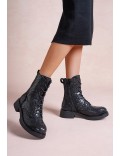 Ankle boot in a mix of materials for autumn and winter