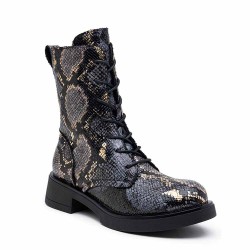 Ankle boot in a mix of materials for autumn and winter