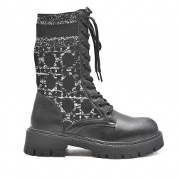 Ankle boot in a mix of materials for autumn and winter