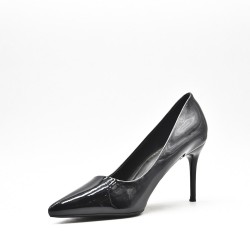 Leatherette pump with heels