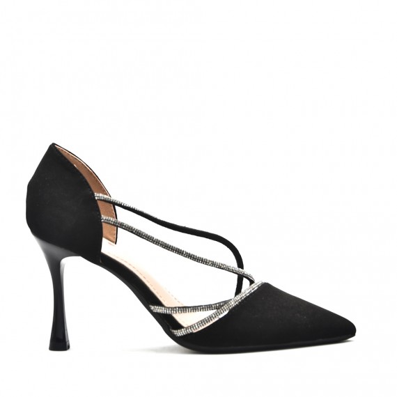 Zapatos de tacón adornados con pedrería