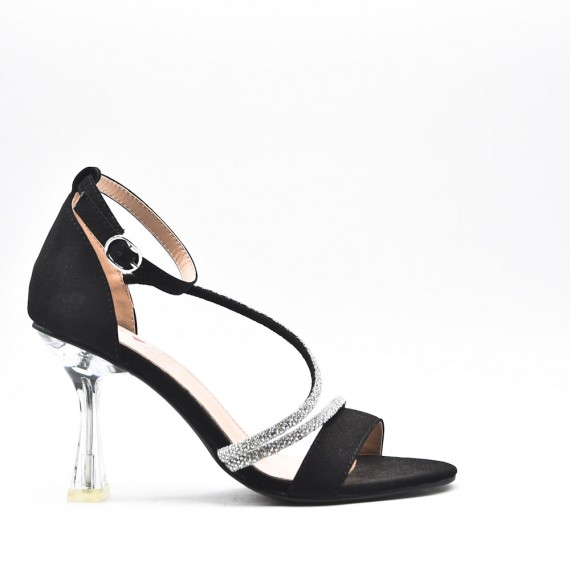 Zapatos de tacón adornados con pedrería