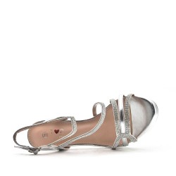 Pumps adorned with rhinestones