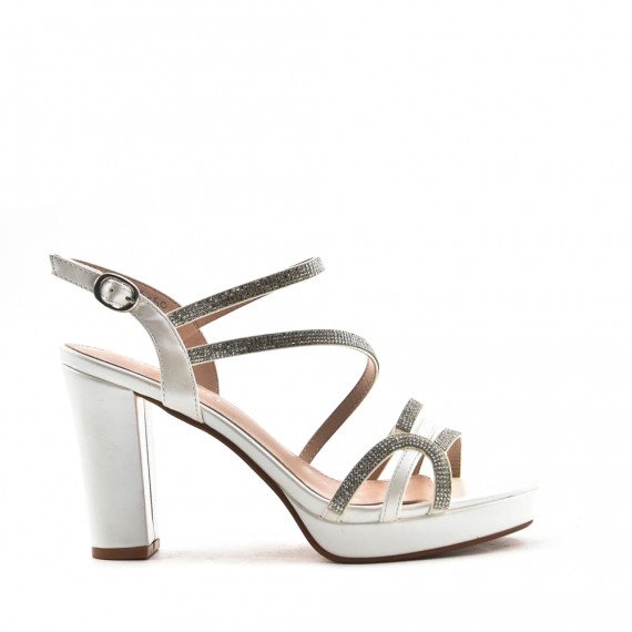 Pumps adorned with rhinestones