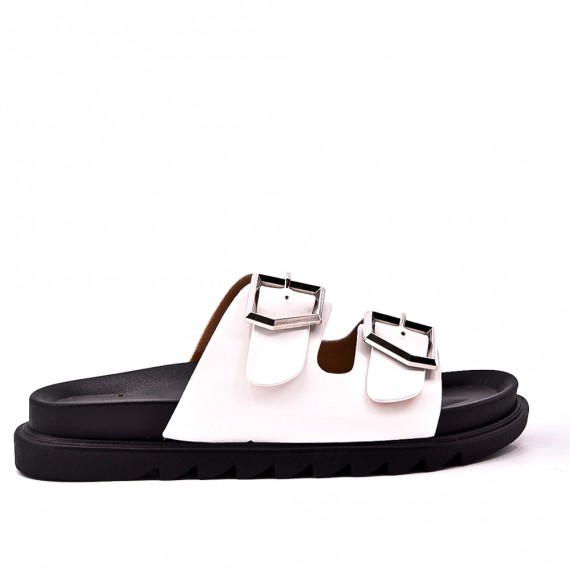 Sandals in faux leather for women