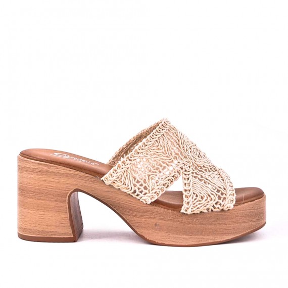 Sandale brodée pour femme