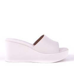 Sandalia cuña efecto piel para mujer