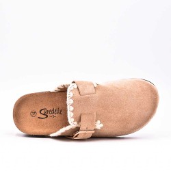 Pantoufle mule brodée