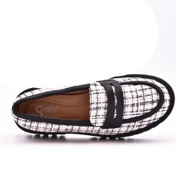 Mocassin en toile brodée