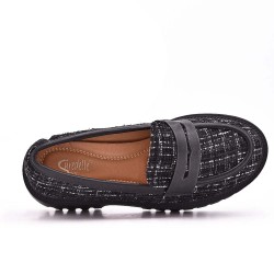 Mocassin en toile brodée