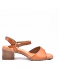 Sandale talon moyen en simili daim