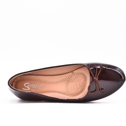 Ballerine en vernis à nœud