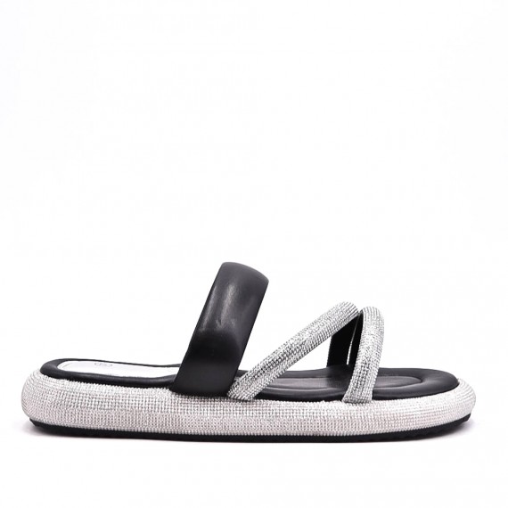 Women's flat slippers