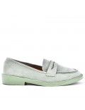 Gray moccasin in pearl faux suede
