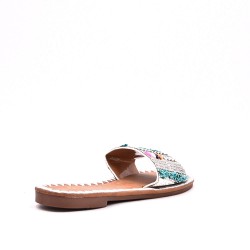 Sandalias de mujer con strass en piel sintética.