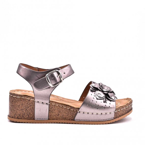 Mixed material wedge sandal