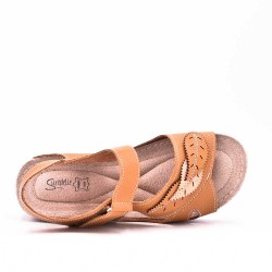 Sandale en simili cuir noire à talon compensé