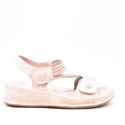 Mixed-materials sandal