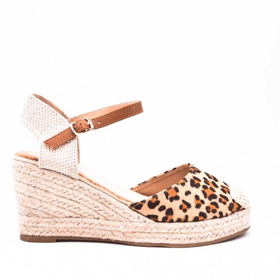 Embroidered wedge sandal