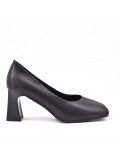 Women's faux leather heeled shoe