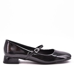 Heeled ballerina with a strap