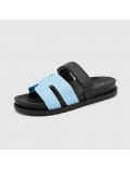Sandalias de doble tira con cierre ajustable – suela cómoda