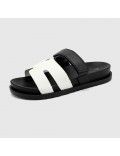 Sandalias de doble tira con cierre ajustable – suela cómoda