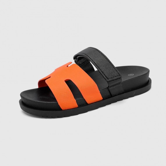 Sandalias de doble tira con cierre ajustable – suela cómoda