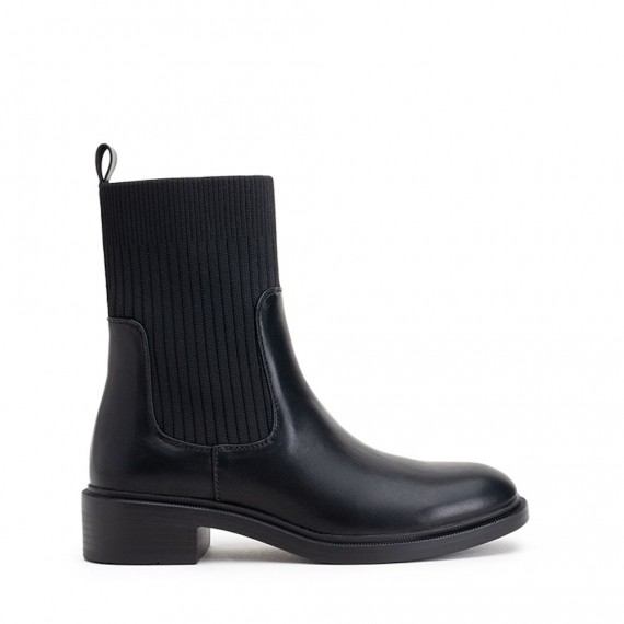 Women’s Mid-Calf Boots