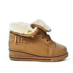 Girl's boot with small wedge sole