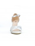 Sandalia de piel imitación plata con tacón