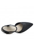 Black sandal with pointed toe