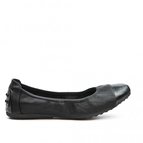 Black comfort ballerina with metallic tip