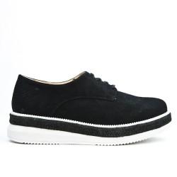 Black Derby perforated lace