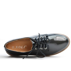 Black Derby in lace-up lacing