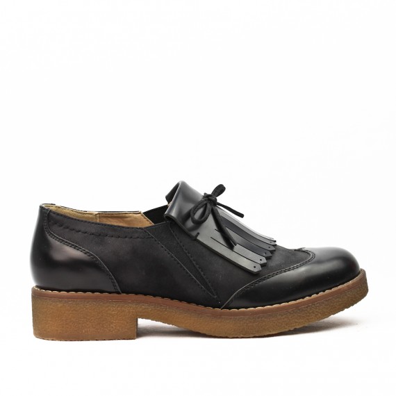 Black Derby in faux leather with bangs