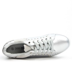 Silver sneaker with lace adorned with nails