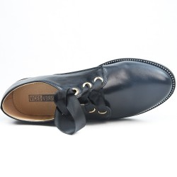 Black Derby with ribbon lace