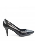 Black patent leather pump