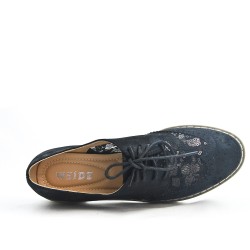 Black Derby detail lace