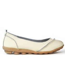 Available in 5 colors Leather comfort shoe