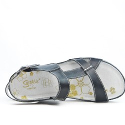 Disponible en 3 couleurs Sandale confort en cuir à bride bouclée