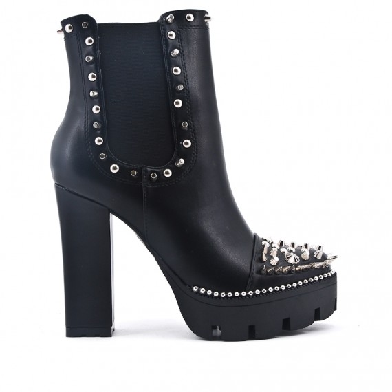 bottines à clous